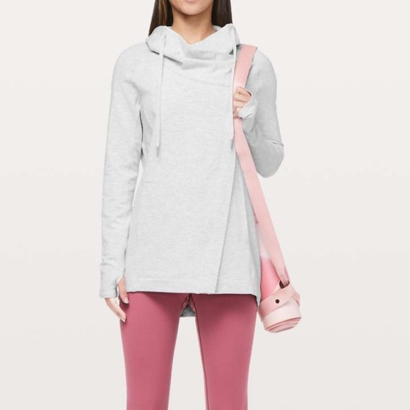 Lululemon Coast Easy Wrap. Size 8 - Picture 2 of 10